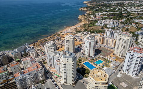 Excellent Seafront & Seaview: Gebouw, Appartement, Stad, Stedelijk Gebied, Woongebied, Grootstedelijk Gebied, Condominium, Wolkenkrabber, Buurt