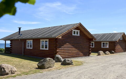 Stille - 10M from the Sea: Hout, Huis, Veranda, Dek, Hardwood, Dak, Beits, Houten Vloer, Eco Hotel