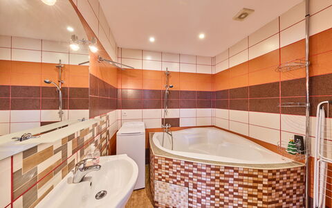 Desná V Jizerských Horách 841: Loodgieterswerkinrichting, Flooring, Interieur Ontwerp, Badkamer, Verdieping, Plafond, Bad, Loodgieter, Tegel, Kraan