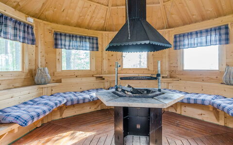Levähdys: Meubilair, Stoel, Buitenmeubels, Tafel, Hout, Buitentafel, Keuken En Eettafel, Schaduw, Tuin, Paraplu