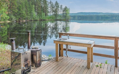 Levähdys: Meubilair, Stoel, Buitenmeubels, Tafel, Hout, Buitentafel, Keuken En Eettafel, Schaduw, Tuin, Paraplu