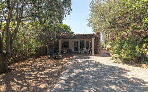 La Casa dei Nonni: Fabriek, Lucht, Weg Oppervlak, Schaduw, Boom, Landschap, Onroerend Goed, Landelijk Gebied, Tinten En Schaduwen, Weg