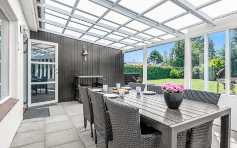 Ansine - 500M from the Sea: Hout, Dak, Architectuur, Huis, Huis, Verblijf, Siding, Hardwood, Helling, Landgoed
