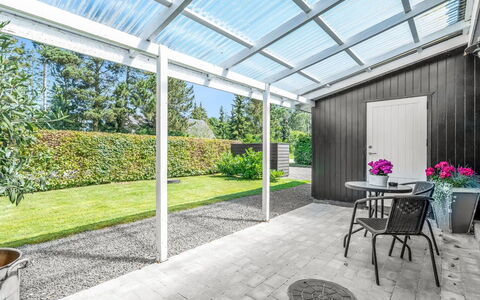 Ansine - 500M from the Sea: Hout, Dak, Architectuur, Huis, Huis, Verblijf, Siding, Hardwood, Helling, Landgoed