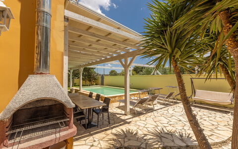 Villetta Estiva With Private Pool Gallipoli: Eigendom, Fabriek, Wolk, Lucht, Schaduw, Gebouw, Buitenmeubels, Hout, Eco Hotel, Arecales