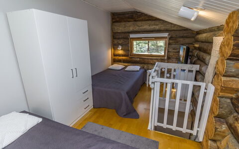 Rukaköngäs 27: Hout, Verdieping, Beits, Plafond, Slaapkamer, Hardwood, Blokhut, Plank, Bed, Bedding