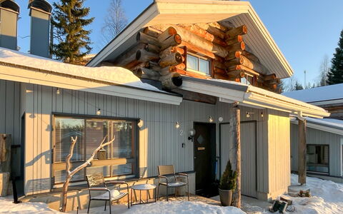 Rukaköngäs 27: Gras, Huis, Verblijf, Land Lot, Huis, Landgoed, Gazon, Siding, Boerderij, Veranda