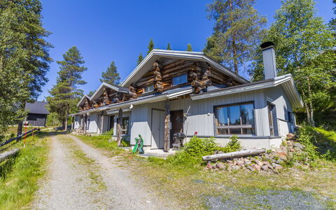 Rukaköngäs 27: Gras, Huis, Verblijf, Land Lot, Huis, Landgoed, Gazon, Siding, Boerderij, Veranda
