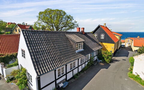 Frederikke - 300M from the Sea: Hout, Dak, Architectuur, Huis, Huis, Verblijf, Siding, Hardwood, Helling, Landgoed