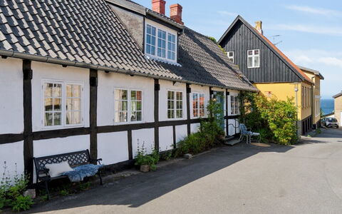Frederikke - 300M from the Sea: Dak, Huis, Verblijf, Huis, Schuifraam, Pool, Siding, Oprit, Schoorsteen