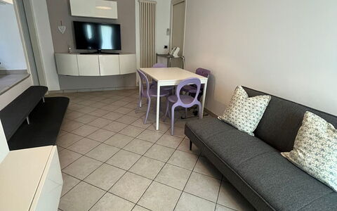 Bell'aria Apartment: Meubilair, Eigendom, Bankstel, Tafel, Cabinetry, Interieur Ontwerp, Hout, Flooring, Gebouw, Verdieping
