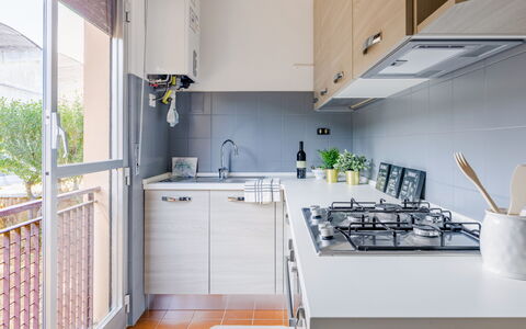 Fano Suite Apartment: Gootsteen, Cabinetry, Gebouw, Countertop, Kraan, Wastafel, Fornuis, Toestel Van De Keuken, Keuken, Huis