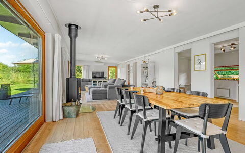 Nielsigne - 1.3Km from the Sea: Dak, Huis, Land Lot, Huis, Verblijf, Landgoed, Garden Gebouwen, Schaduw, Blokhut, Landscaping