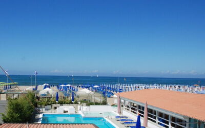 Boheme with Beach & Breakfast Included