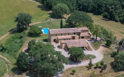 Villa Aiale: Gebouw, Huis, Huis, Woongebied, Dak, Landgoed, Verblijf, Architectuur, Boerderij, Landschap