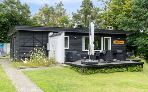Mark - 1.2Km from the Sea: Hout, Dak, Architectuur, Huis, Huis, Verblijf, Siding, Hardwood, Helling, Landgoed