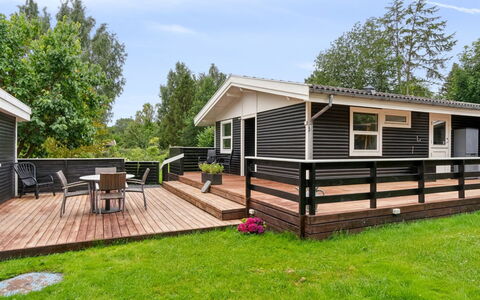 Franke - 2.1Km to the Fjord: Hout, Dak, Huis, Huis, Architectuur, Siding, Land Lot, Verblijf, Schuur, Garden Gebouwen