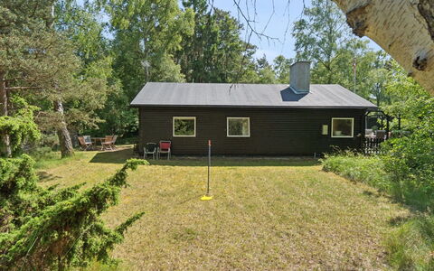 Eirik - 700M from the Sea: Hout, Huis, Veranda, Dek, Hardwood, Dak, Beits, Houten Vloer, Eco Hotel