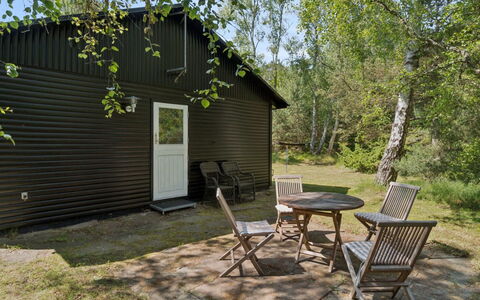 Eirik - 700M from the Sea: Hout, Huis, Veranda, Dek, Hardwood, Dak, Beits, Houten Vloer, Eco Hotel