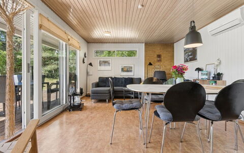 Franja - 120M from the Sea: Interieur Ontwerp, Flooring, Hout, Verdieping, Plafond, Meubilair, Houten Vloer, Bankstel, Huis, Woonkamer