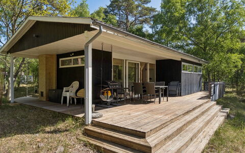 Franja - 120M from the Sea: Hout, Dak, Architectuur, Huis, Huis, Verblijf, Siding, Hardwood, Helling, Landgoed
