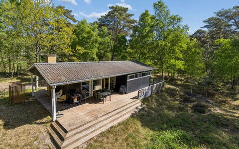 Franja - 120M from the Sea: Hout, Dak, Architectuur, Huis, Huis, Verblijf, Siding, Hardwood, Helling, Landgoed