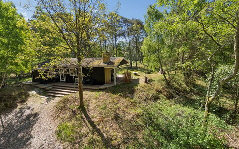 Franja - 120M from the Sea: Hout, Dak, Architectuur, Huis, Huis, Verblijf, Siding, Hardwood, Helling, Landgoed
