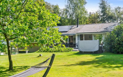 Hjalmine - 1.5Km from the Sea