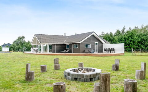 Imke - 1Km from the Sea: Gebouw, Huis, Huis, Dak, Architectuur, Verblijf, Land Lot, Siding, Landelijk Gebied, Boerderij