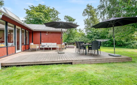 Vickie - 600M from the Sea: Hout, Huis, Veranda, Dek, Hardwood, Dak, Beits, Houten Vloer, Eco Hotel