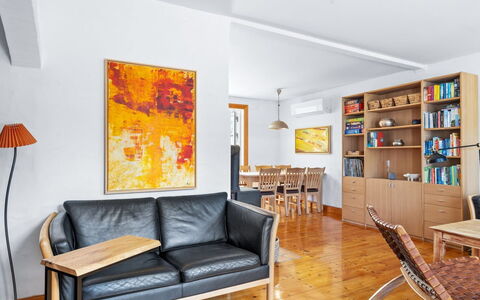 Huno - 2Km from the Sea: Meubilair, Interieur Ontwerp, Flooring, Verdieping, Bankstel, Muur, Hout, Houten Vloer, Kamer, Woonkamer