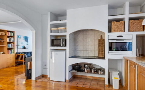 Huno - 2Km from the Sea: Interieur Ontwerp, Flooring, Muur, Meubilair, Hout, Plafond, Verdieping, Keuken, Verlichting, Kamer