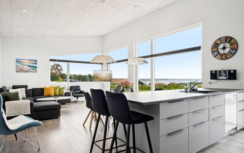 Alka - 500M from the Sea: Meubilair, Interieur Ontwerp, Flooring, Verdieping, Keuken, Stoel, Hout, Plafond, Houten Vloer, Countertop
