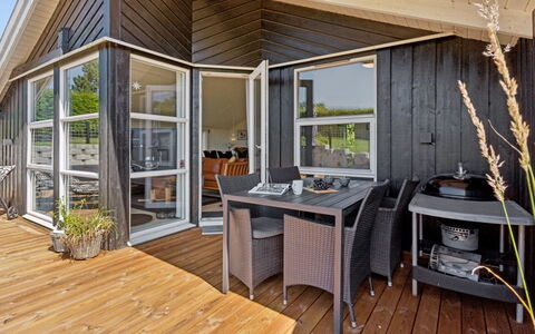 Enida - 350M to the Fjord: Hout, Huis, Deur, Houten Vloer, Flooring, Veranda, Hardwood, Verdieping, Beits, Dek