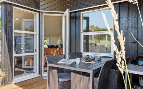 Enida - 350M to the Fjord: Hout, Meubilair, Stoel, Interieur Ontwerp, Huis, Deur, Hardwood, Veranda, Glas, Beits