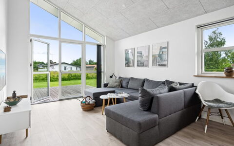Hæryst - 300M from the Sea: Dak, Huis, Huis, Verblijf, Deur, Siding, Dek, Veranda, Plank, Hardwood