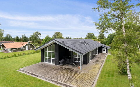 Hæryst - 300M from the Sea: Dak, Huis, Huis, Verblijf, Deur, Siding, Dek, Veranda, Plank, Hardwood