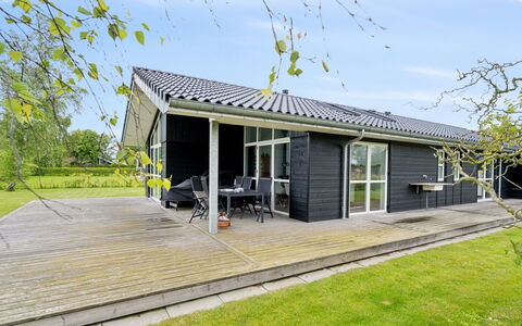Hæryst - 300M from the Sea: Dak, Huis, Huis, Verblijf, Deur, Siding, Dek, Veranda, Plank, Hardwood