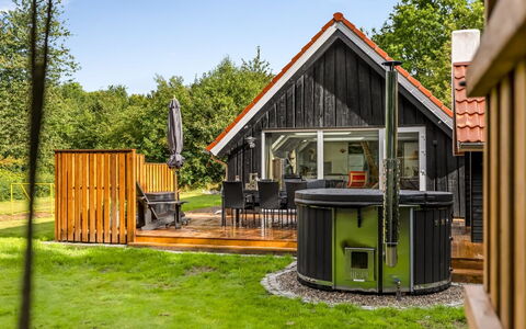 Diderik - 30Km from the Sea: Dak, Huis, Huis, Verblijf, Deur, Siding, Dek, Veranda, Plank, Hardwood