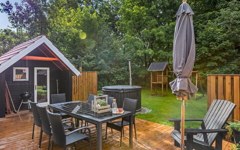 Diderik - 30Km from the Sea: Dak, Huis, Huis, Verblijf, Deur, Siding, Dek, Veranda, Plank, Hardwood