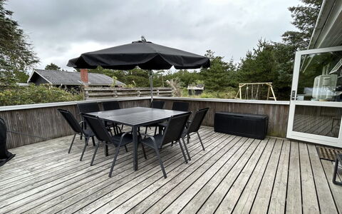 Pietari - 600M from the Sea: Dak, Huis, Huis, Verblijf, Deur, Siding, Dek, Veranda, Plank, Hardwood