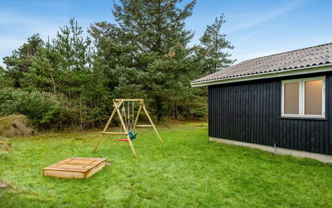 Pietari - 600M from the Sea: Dak, Huis, Huis, Verblijf, Deur, Siding, Dek, Veranda, Plank, Hardwood