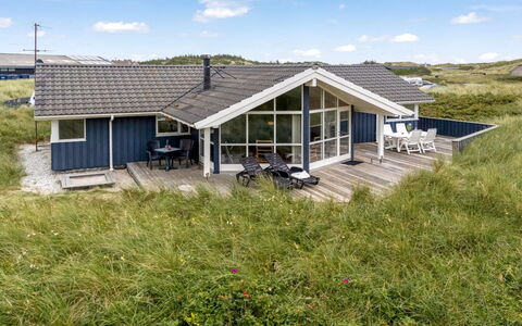 Nermin - 100M from the Sea: Meubilair, Interieur Ontwerp, Flooring, Verdieping, Plafond, Kamer, Stoel, Tafel, Appartement, Keuken En Eettafel