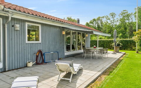 Salvina - 300M from the Sea: Dak, Huis, Huis, Verblijf, Deur, Siding, Dek, Veranda, Plank, Hardwood