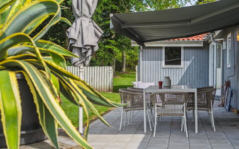 Salvina - 300M from the Sea: Dak, Huis, Huis, Verblijf, Deur, Siding, Dek, Veranda, Plank, Hardwood