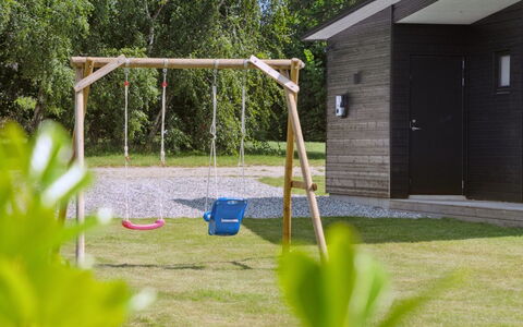 Gertraude - 800M from the Sea: Hout, Tuin, Gazon, Backyard, Garden Gebouwen, Schaduw, Landscaping, Hardwood, Werf, Beits