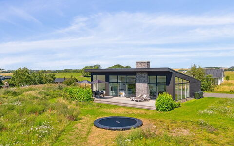Bæver - 200M from the Sea: Hout, Huis, Veranda, Dek, Hardwood, Dak, Beits, Houten Vloer, Eco Hotel