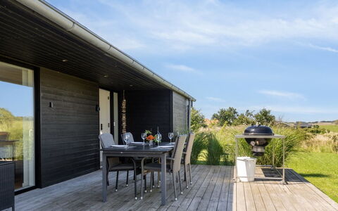 Bæver - 200M from the Sea: Hout, Huis, Veranda, Dek, Hardwood, Dak, Beits, Houten Vloer, Eco Hotel