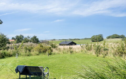 Bæver - 200M from the Sea: Hout, Huis, Veranda, Dek, Hardwood, Dak, Beits, Houten Vloer, Eco Hotel