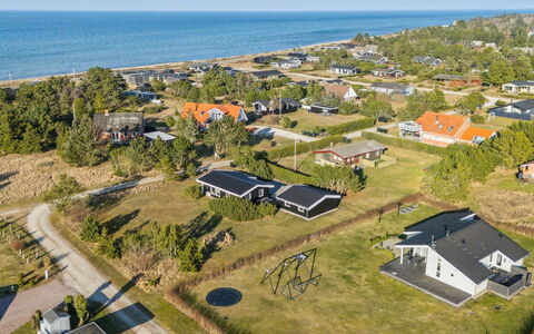 Mirkka - 200M from the Sea: Gras, Grasland, Land Lot, Verblijf, Landelijk Gebied, Weide, Garden Gebouwen, Tuin, Schuur